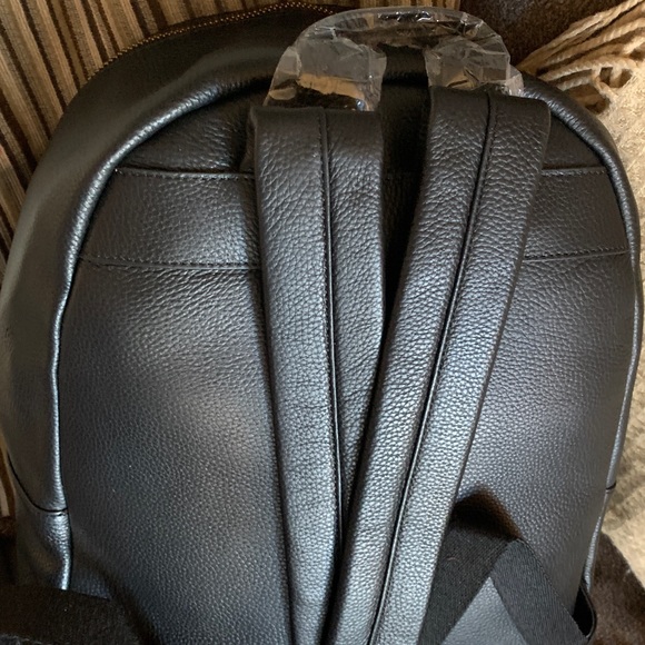 Authentic KURT GEIGER LONDON Pebbled leather two way top zip backpack - Picture 9 of 16